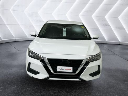 Used 2022 Nissan Sentra SV image 2