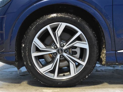 Used 2024 Audi Q4 e-tron Premium image 26