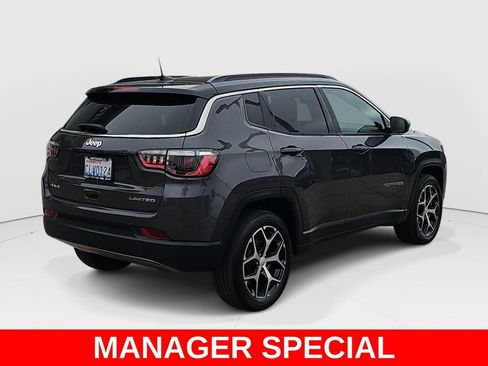 Used 2024 Jeep Compass Limited AWD/4WD image 3
