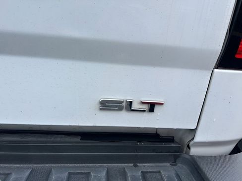 Used 2018 GMC Sierra 2500 SLT w/ Duramax Plus Package AWD/4WD image 19
