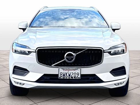 Used 2021 Volvo XC60 T5 Momentum w/ Advanced Package AWD/4WD image 3