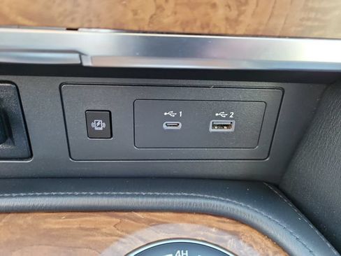 Used 2021 Nissan Armada SL w/ Captain's Chairs Package AWD/4WD image 34
