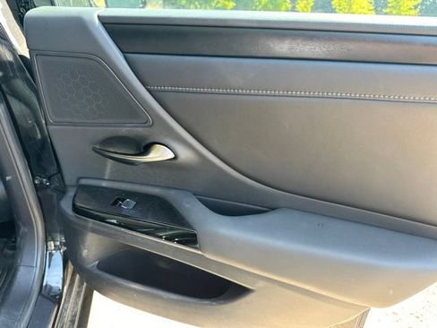 Used 2023 Lexus ES 300h w/ Premium Package FWD image 18