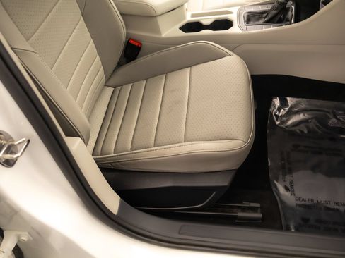 Used 2023 Volkswagen Jetta SE w/ Panoramic Sunroof Package FWD image 41