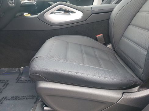 New 2025 Mercedes-Benz GLS 450 4MATIC image 32