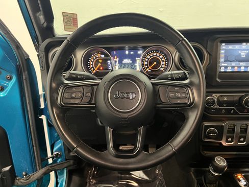 Used 2020 Jeep Wrangler Sport image 15