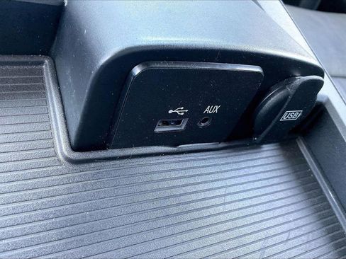 Used 2017 RAM 1500 Laramie w/ Convenience Group image 18