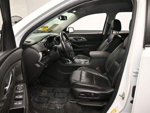 Used 2019 Chevrolet Traverse RS image 11