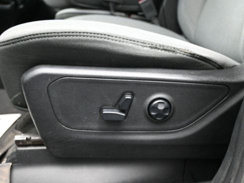 Used 2021 RAM 1500 Big Horn image 17