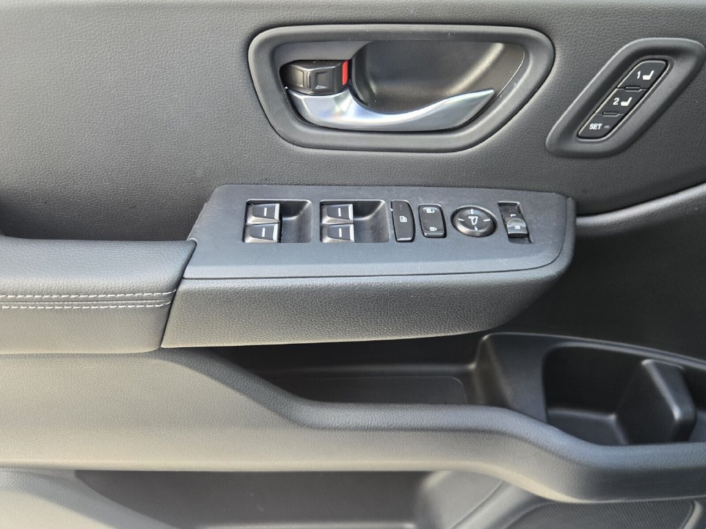 Certified 2025 Honda Pilot Touring image 28