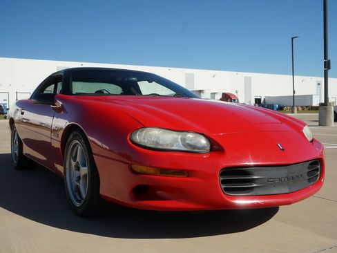 Used 1999 Chevrolet Camaro Z28 w/ Performance Pkg image 21