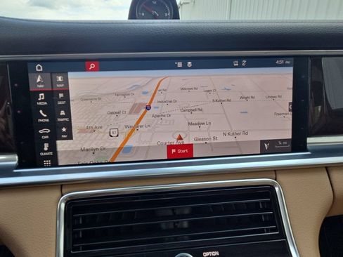 Used 2018 Porsche Panamera 4 AWD/4WD image 32