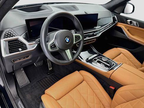 Used 2026 BMW X7 xDrive40i w/ M Sport Package AWD/4WD image 9