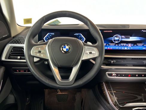 Certified 2024 BMW X7 xDrive40i AWD/4WD image 17