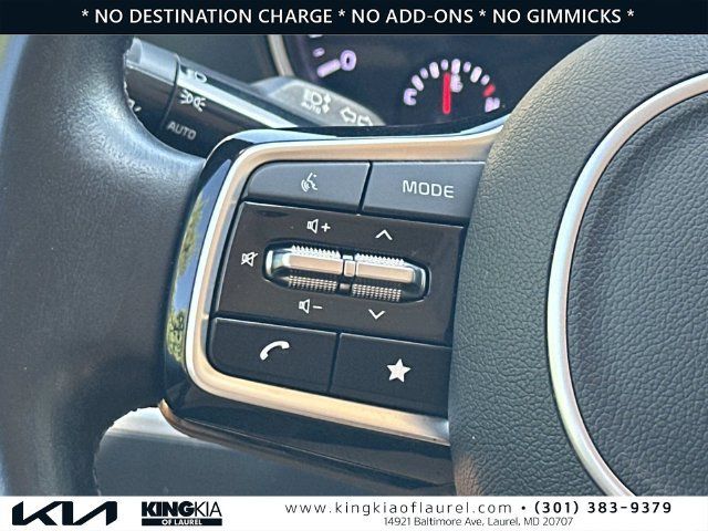 Used 2023 Kia Carnival LX FWD image 10