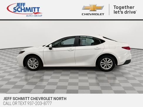 Used 2025 Toyota Camry LE image 6