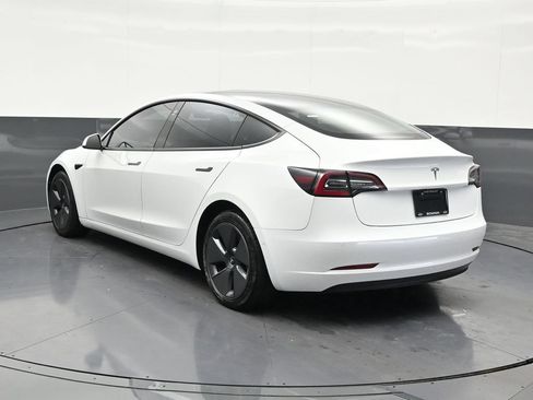 Used 2022 Tesla Model 3 Standard Range RWD image 3