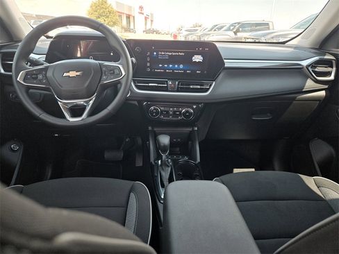 Used 2024 Chevrolet TrailBlazer LT w/ Convenience Package image 10