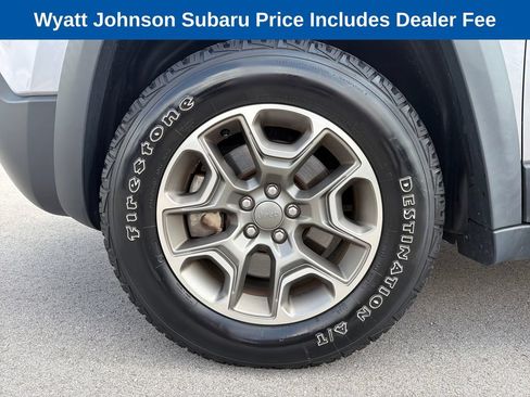 Used 2020 Jeep Cherokee Trailhawk w/ Cold Weather Group AWD/4WD image 2
