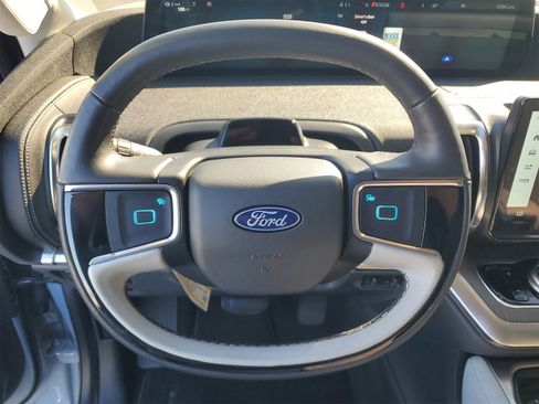 Certified 2025 Ford Expedition Platinum w/ Platinum Ultimate Package image 21