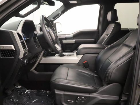 Used 2017 Ford F150 Lariat w/ Equipment Group 502A Luxury AWD/4WD image 17