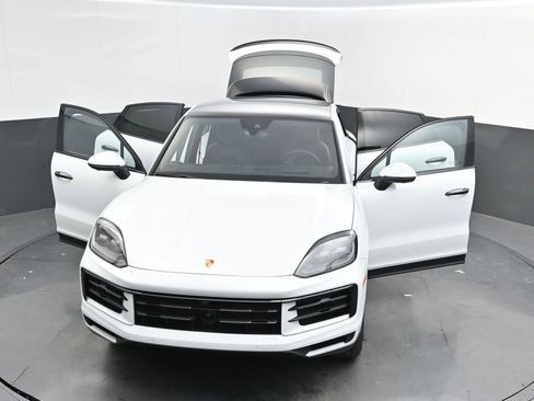 New 2025 Porsche Cayenne S image 51