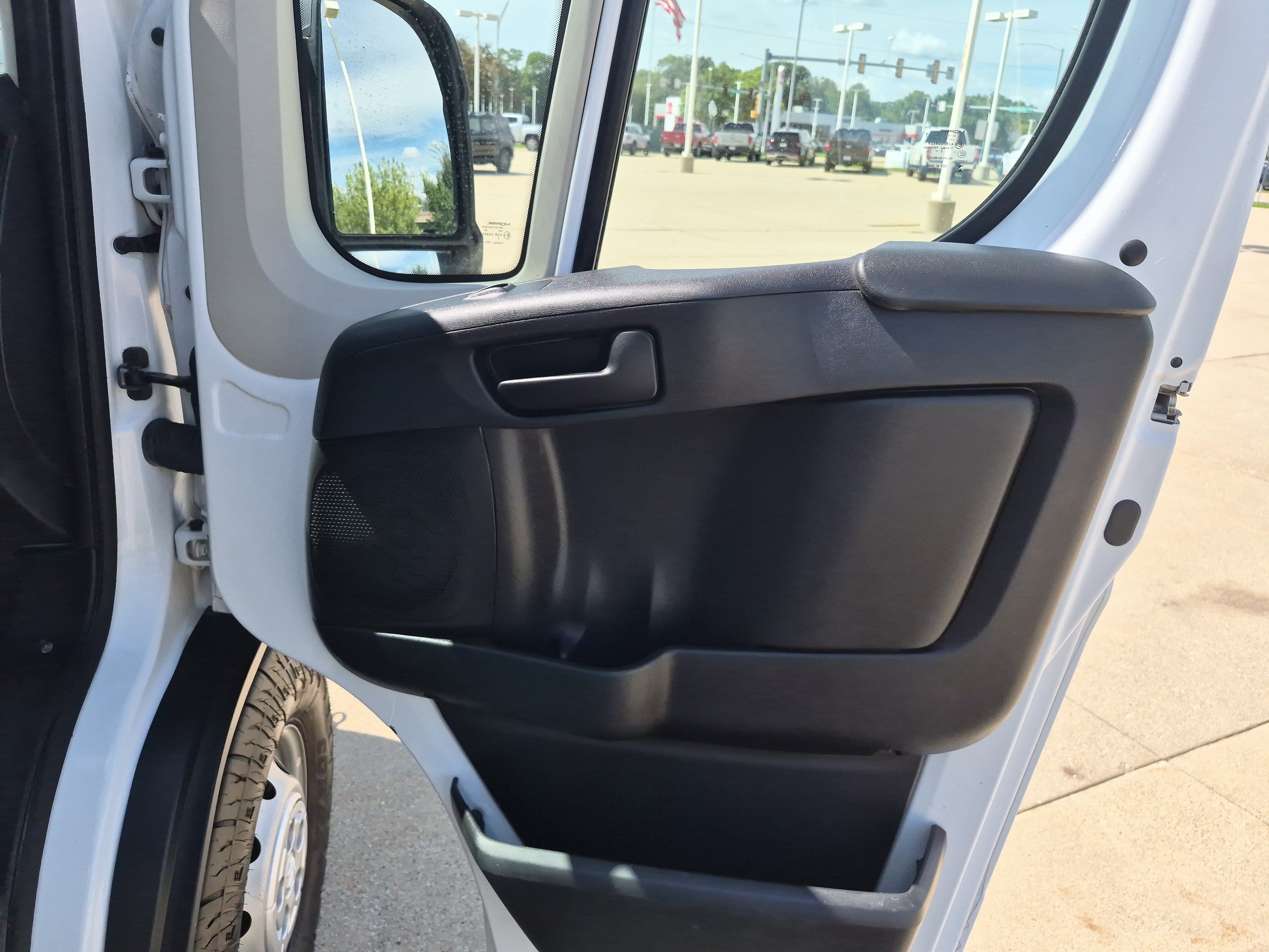 Used 2021 RAM ProMaster 2500 FWD image 7