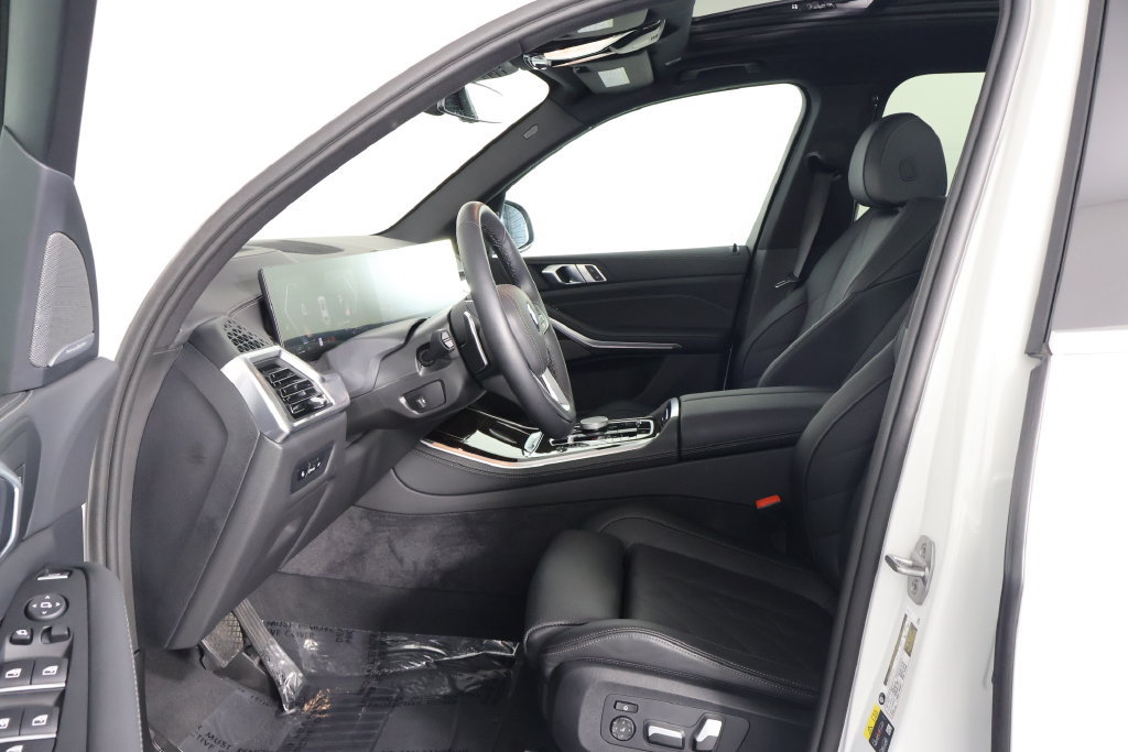 Used 2026 BMW X5 xDrive50e w/ Premium Package AWD/4WD image 11