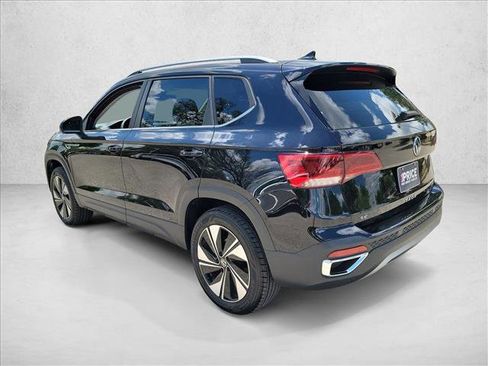 Used 2024 Volkswagen Taos SE AWD/4WD image 7