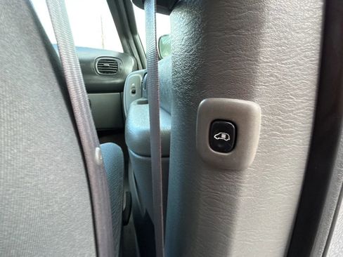 Used 2004 Chrysler Town & Country Touring FWD image 47