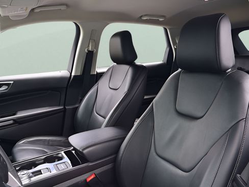 Used 2020 Ford Edge Titanium AWD/4WD image 13
