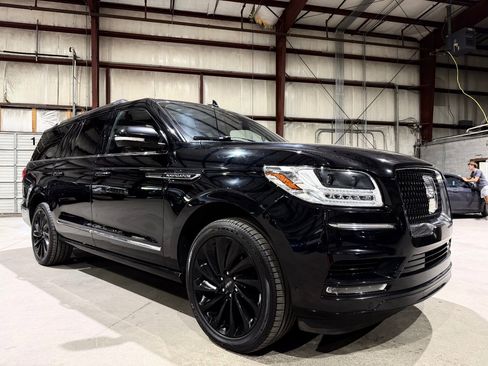 Used 2021 Lincoln Navigator L Reserve image 1