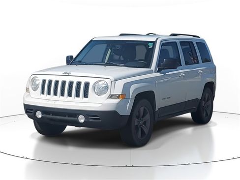 Used 2015 Jeep Patriot High Altitude image 2