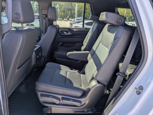 Used 2022 Chevrolet Tahoe RST w/ Luxury Package image 14