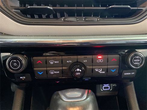 Used 2022 Jeep Compass Limited image 40