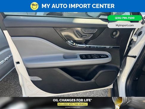 Used 2022 Lincoln Corsair Reserve w/ Sport Package AWD/4WD image 10