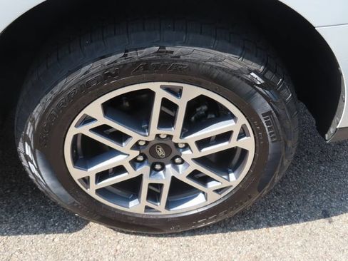 Used 2025 Ford Expedition Active AWD/4WD image 15