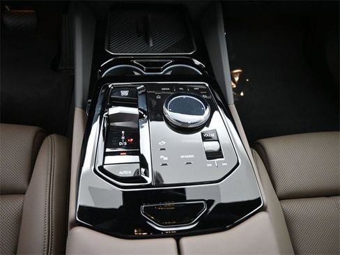 New 2026 BMW 530i w/ Premium Package image 3