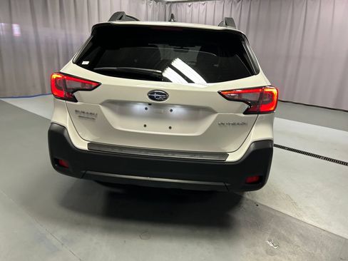 Used 2025 Subaru Outback Premium w/ Popular Package #1A AWD/4WD image 6