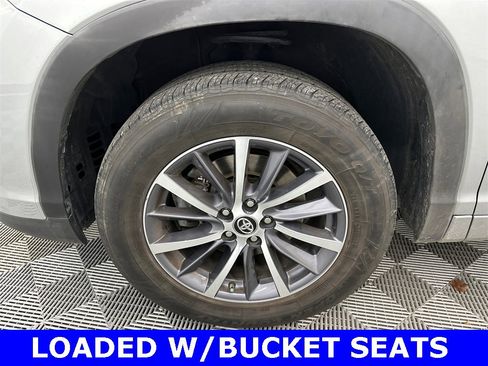 Used 2018 Toyota Highlander XLE image 12
