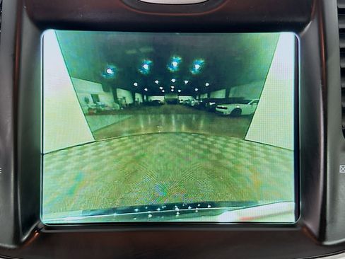 Used 2020 Chrysler 300 Touring RWD image 18