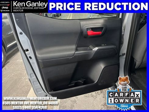 Used 2019 Toyota Tacoma TRD Sport image 19