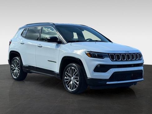 Used 2023 Jeep Compass Limited w/ Elite Group AWD/4WD image 3