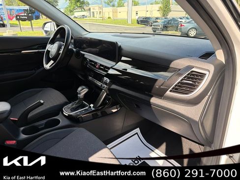 Used 2024 Kia Seltos S AWD/4WD image 12