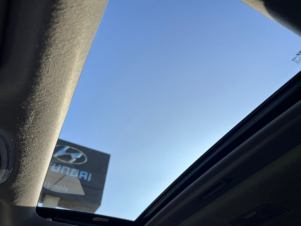 Certified 2025 Hyundai Elantra SEL FWD image 19