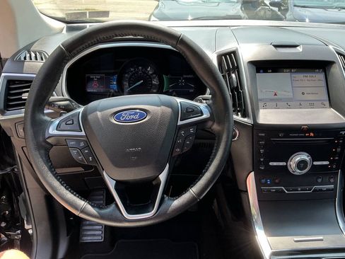 Used 2019 Ford Edge Titanium w/ Equipment Group 301A AWD/4WD image 15