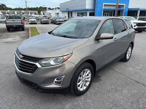 Used 2018 Chevrolet Equinox LT FWD image 2