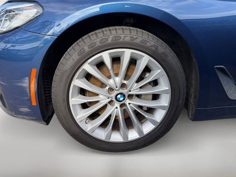 Used 2023 BMW 530i w/ Convenience Package image 35