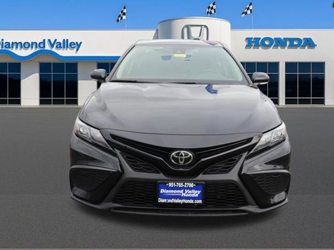 Used 2023 Toyota Camry SE image 2
