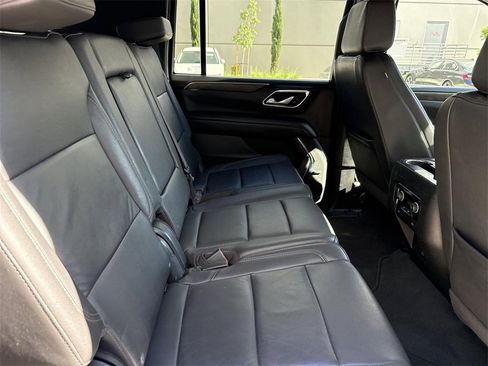 Used 2024 Chevrolet Suburban LT image 25